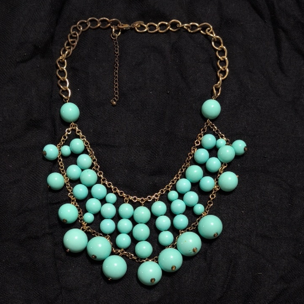 Elegant Turquoise Beaded Necklace